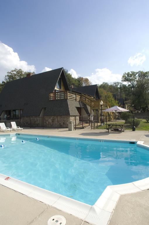 Inn At Deep Creek Oakland Екстериор снимка
