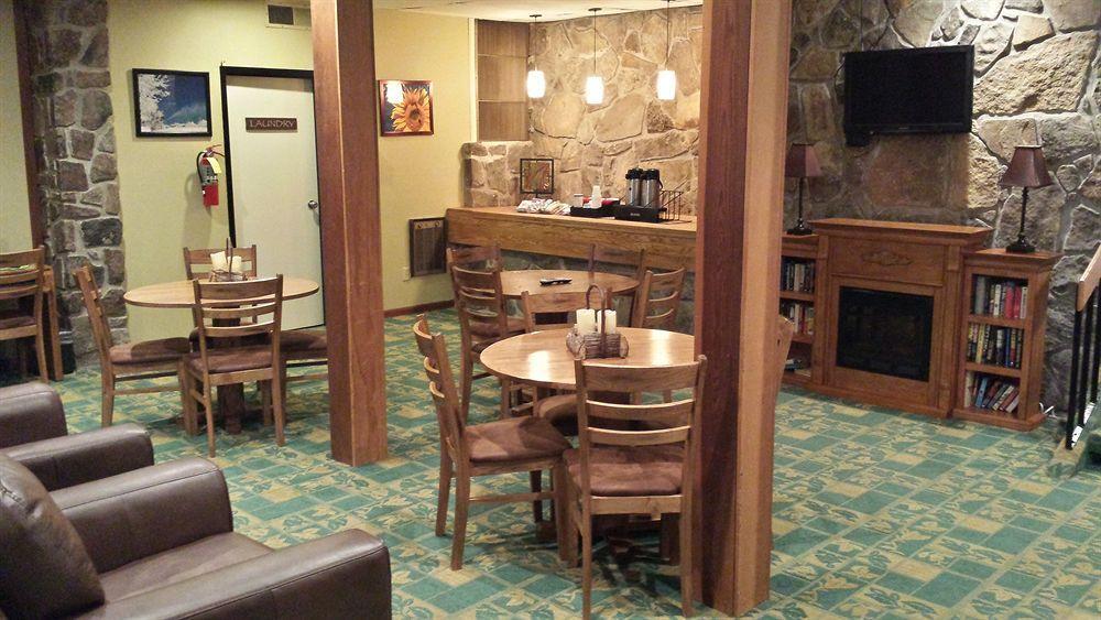 Inn At Deep Creek Oakland Екстериор снимка