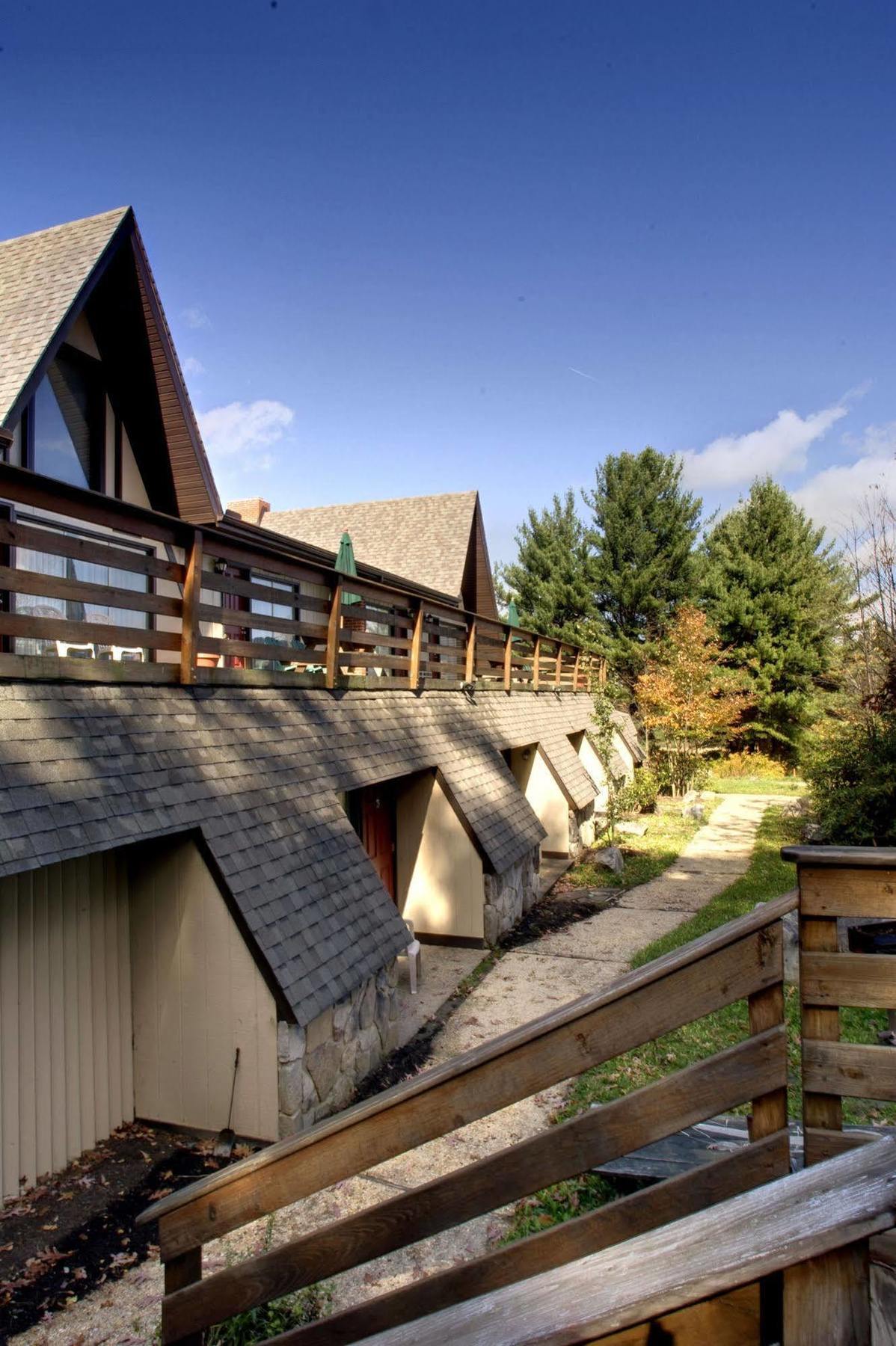 Inn At Deep Creek Oakland Екстериор снимка