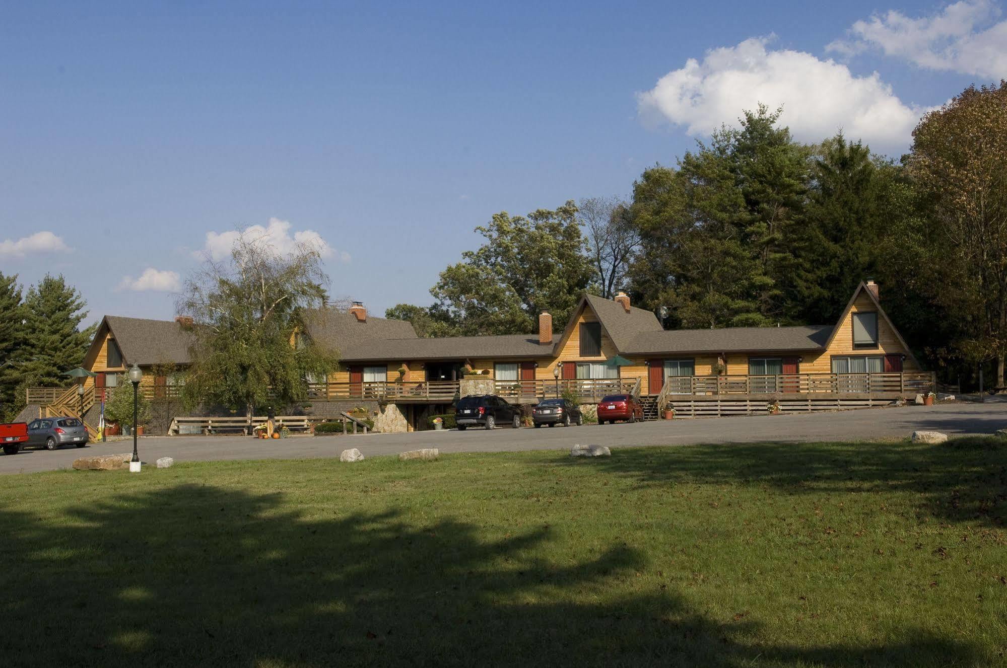 Inn At Deep Creek Oakland Екстериор снимка