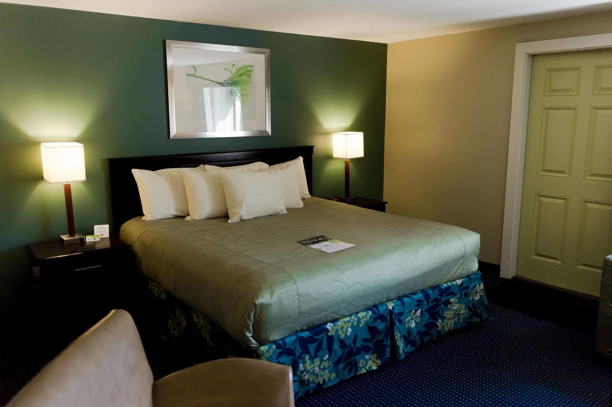 Inn At Deep Creek Oakland Екстериор снимка